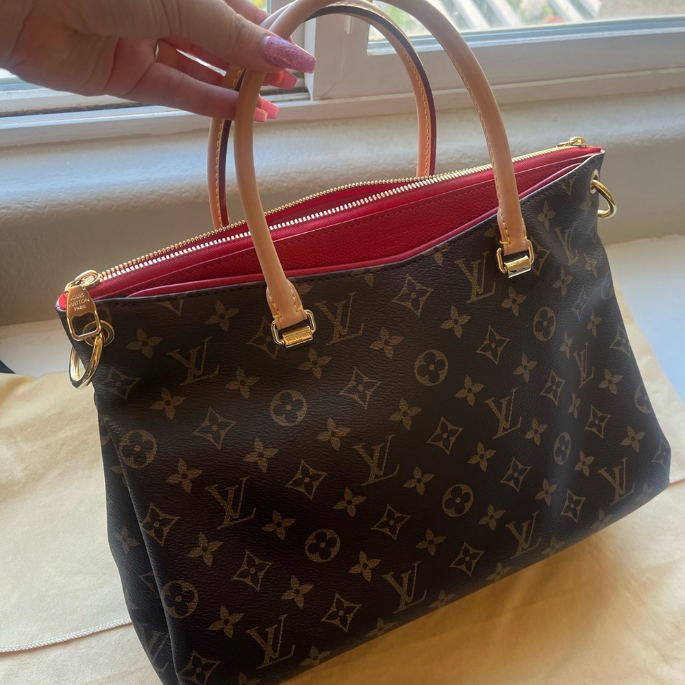 BNWT Louis Vuitton Pallas MM